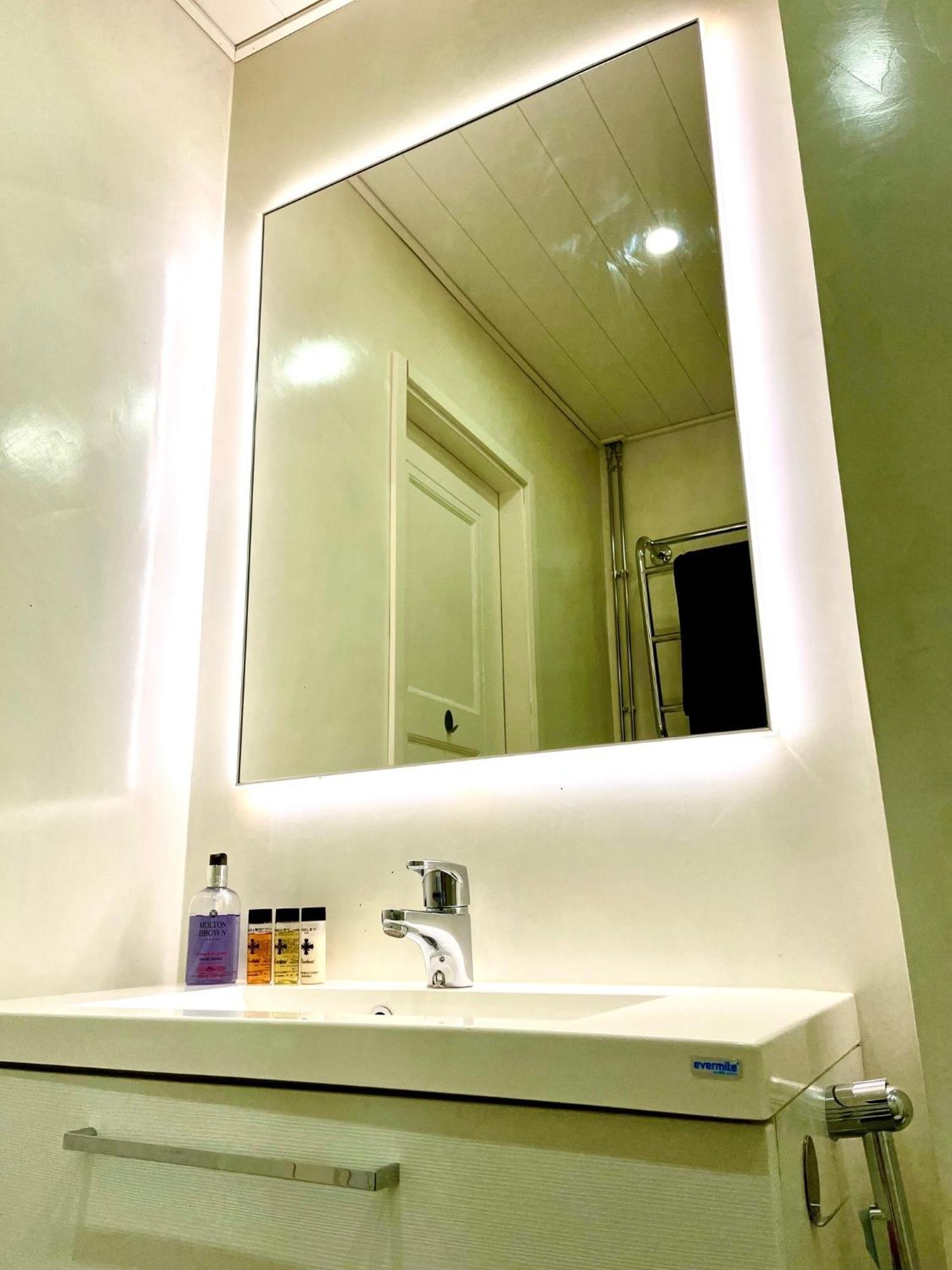 Design District Area - Compact Apartment Helsinki Center ภายนอก รูปภาพ